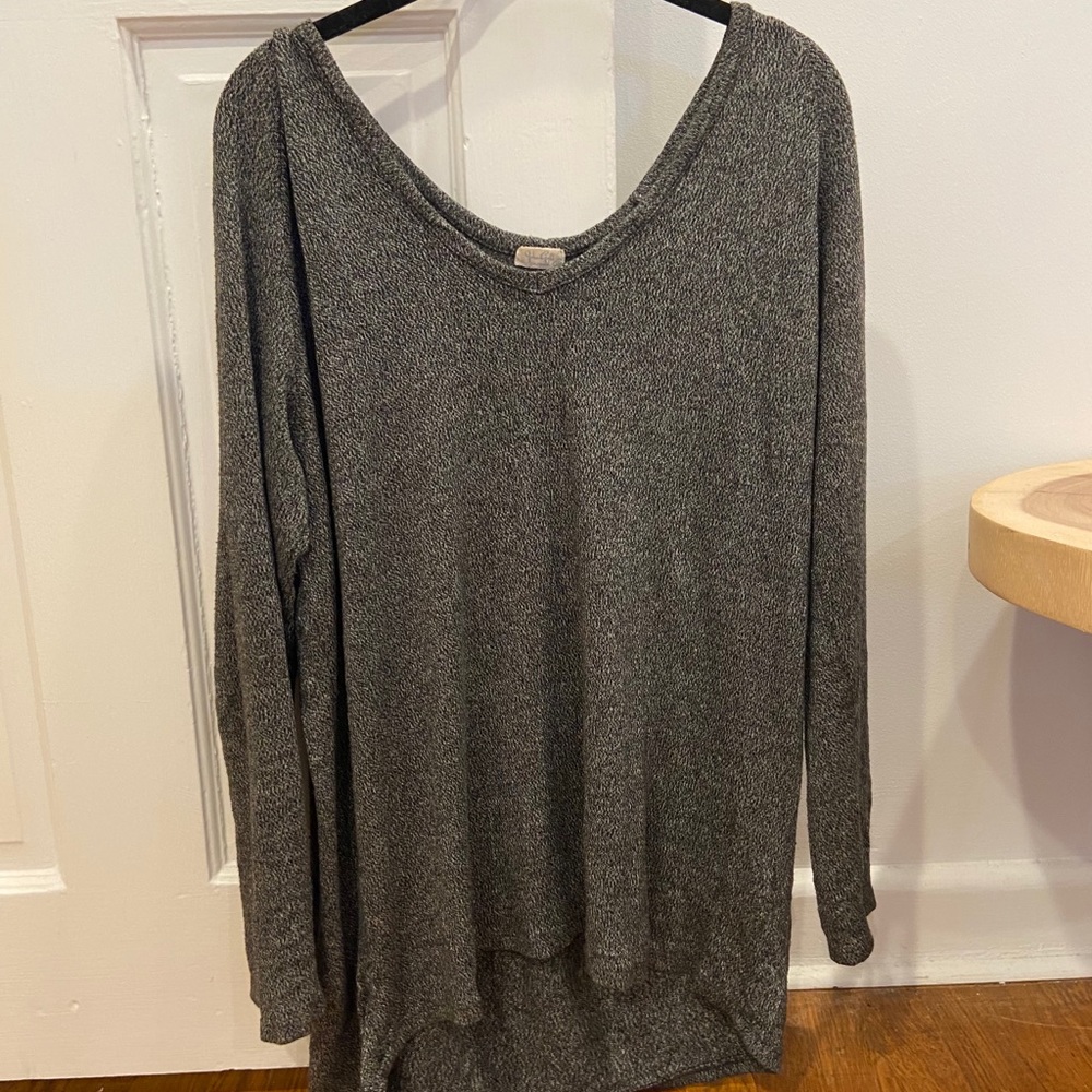 Brandy Melville Cozy Lightweight Sweater